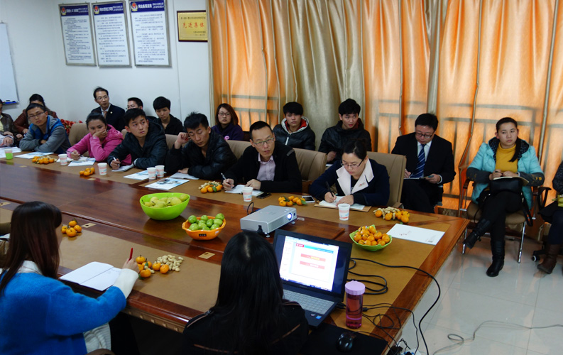 必一运动第四届客户沙龙及网络营销分享会于2013年10月23日举行，30余家客户参加了本次沙龙和讲座，并给予高度赞许和认可。事实证明，必一运动在不断强化产品和服务品质的同时，Bsports官方还持续不断加强对客户网站运营和营销推广上的支持。选择必一运动，就是选择了一条通往新媒体营销和电子商务的捷径。