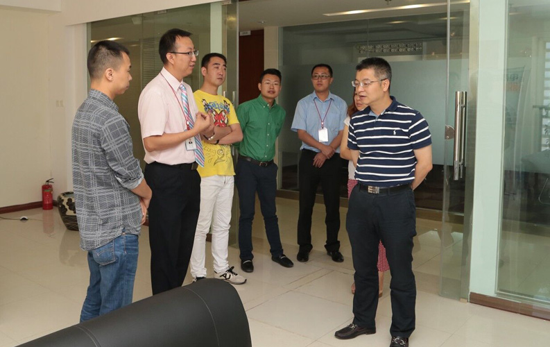 重庆市渝北区人民政府相关领导莅临云南必一运动集团考察，双方将于近日签订投资合同，必一运动集团将在重庆投资设立控股子公司-重庆必一运动网络信息技术有限公司，并建立200人规模的专业技术研发基地，此后将大大增强必一运动技术研发实力和公司综合优势
